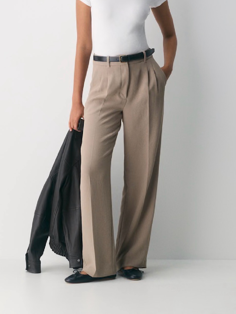Aritzia Effortless Pant Crepette Nomad Taupe, 4 Short